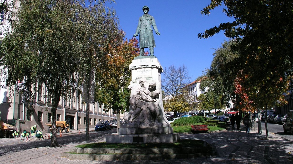 Carvalho Araújo-Statue, Vila Real